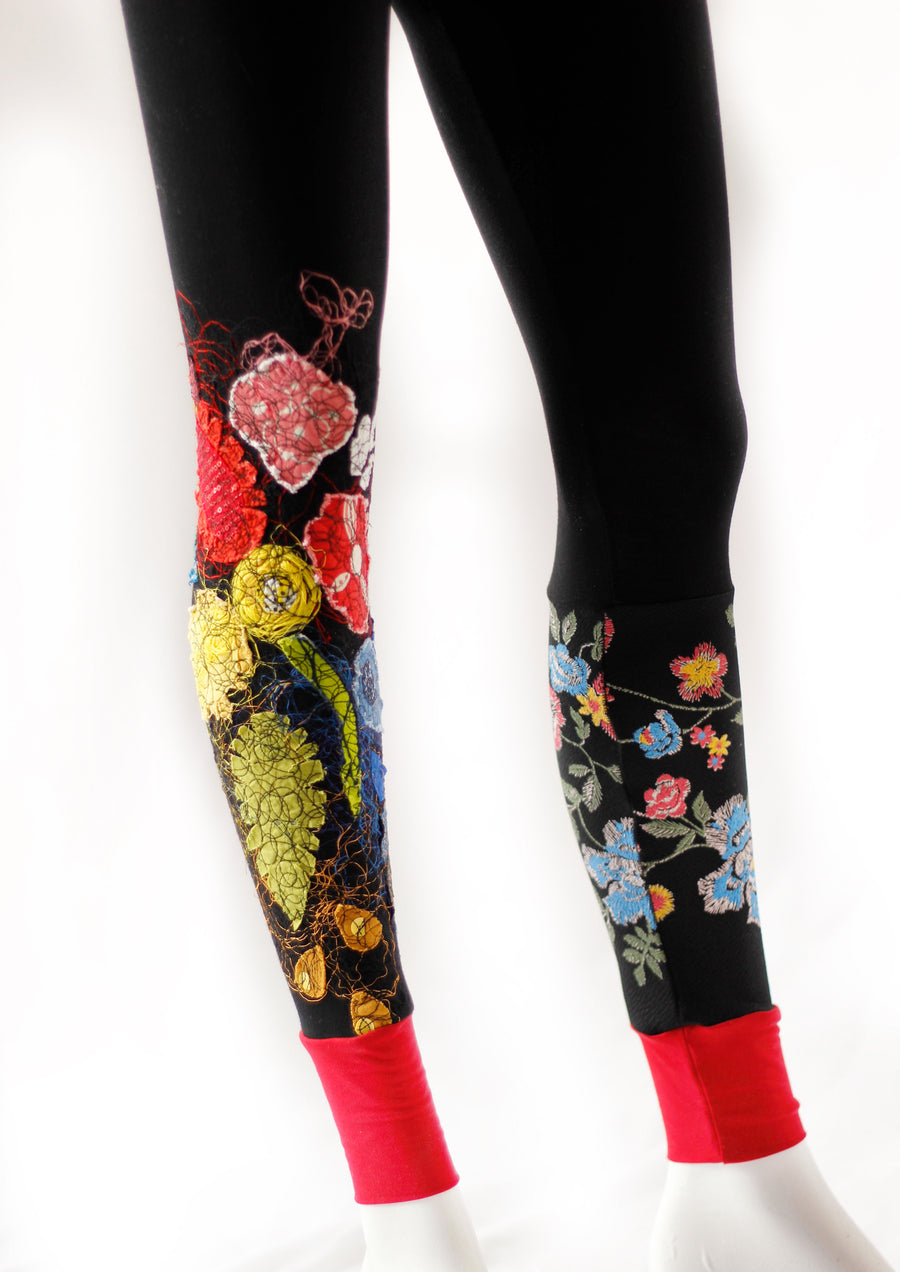LEGGING NOIR FLEURS BRODÉES ROUGE-BLEU-JAUNE-VERT-2