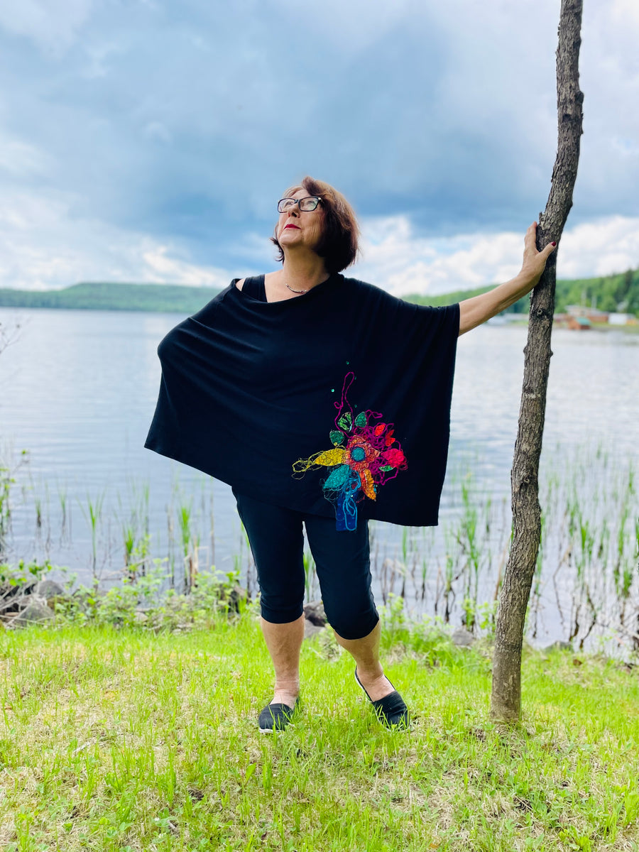 PONCHO EN BAMBOU BRODÉ