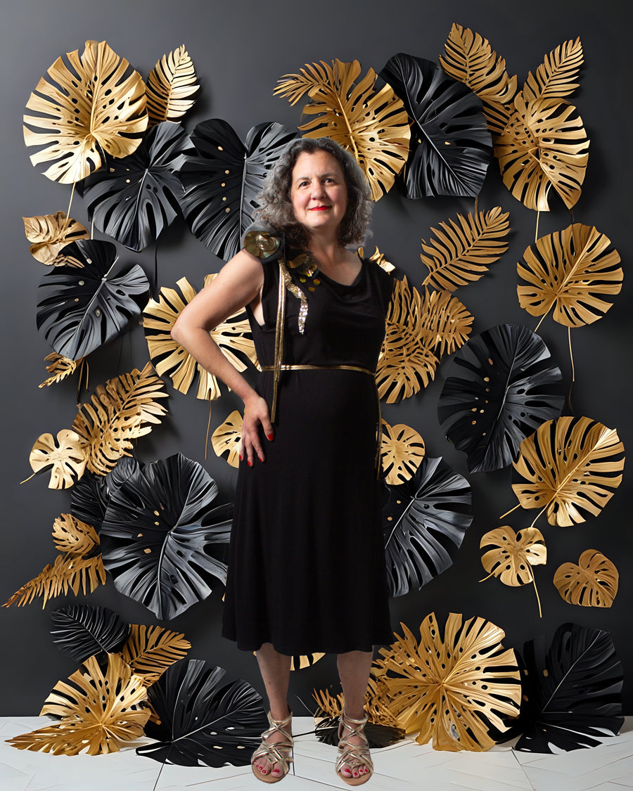 ROBE COURTE CLASSIQUE NOIRE ET OR