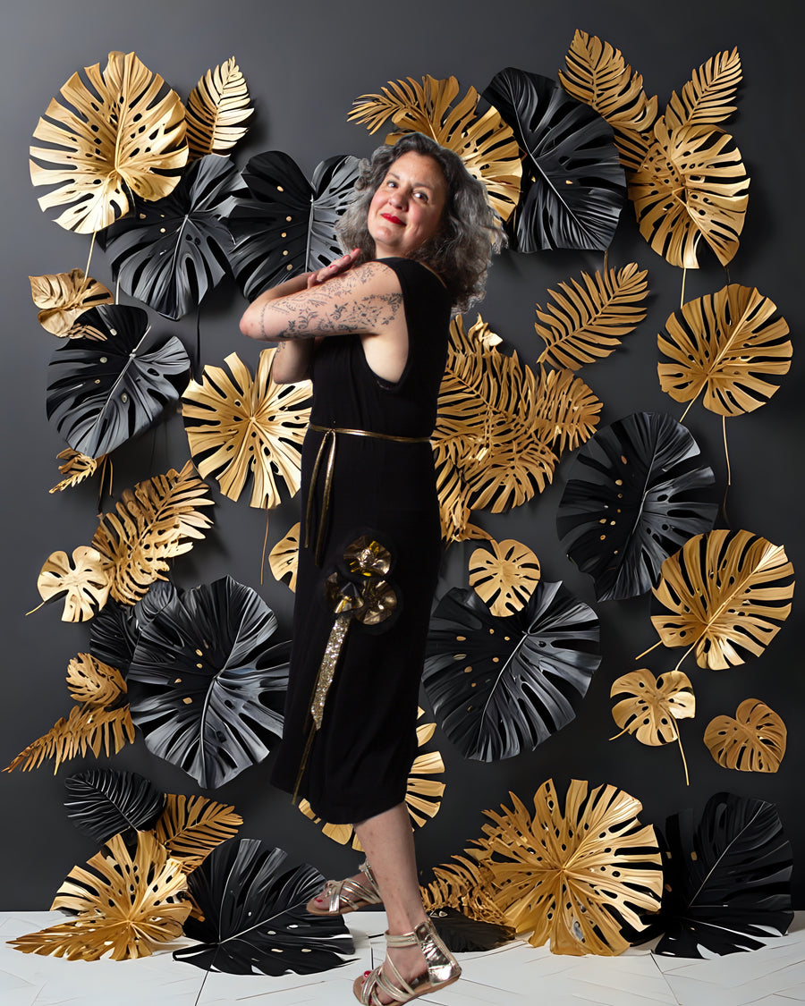 ROBE COURTE CLASSIQUE NOIRE ET OR