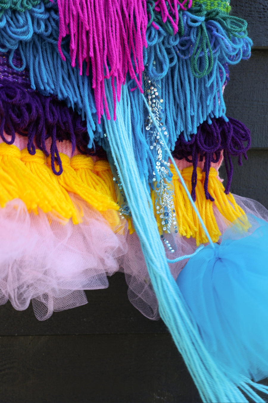 OEUVRE TISSÉE ROSE ET BLEU