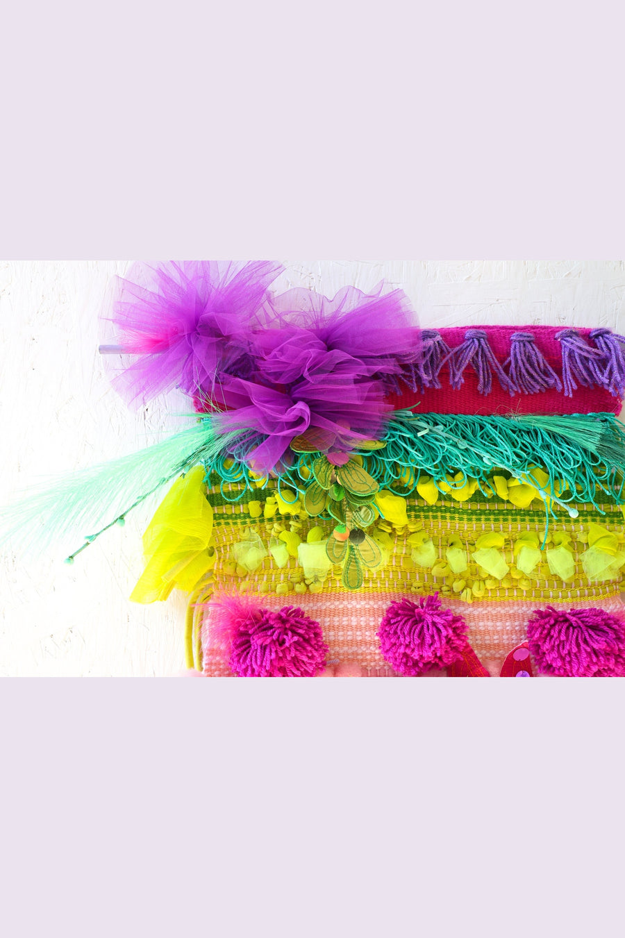 OEUVRE TISSÉE ROSE ET BLEU