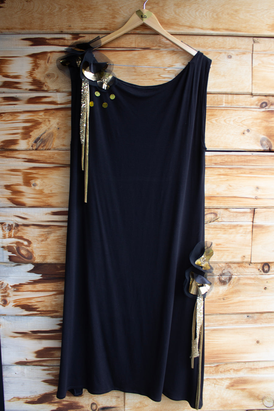 ROBE COURTE CLASSIQUE NOIRE ET OR