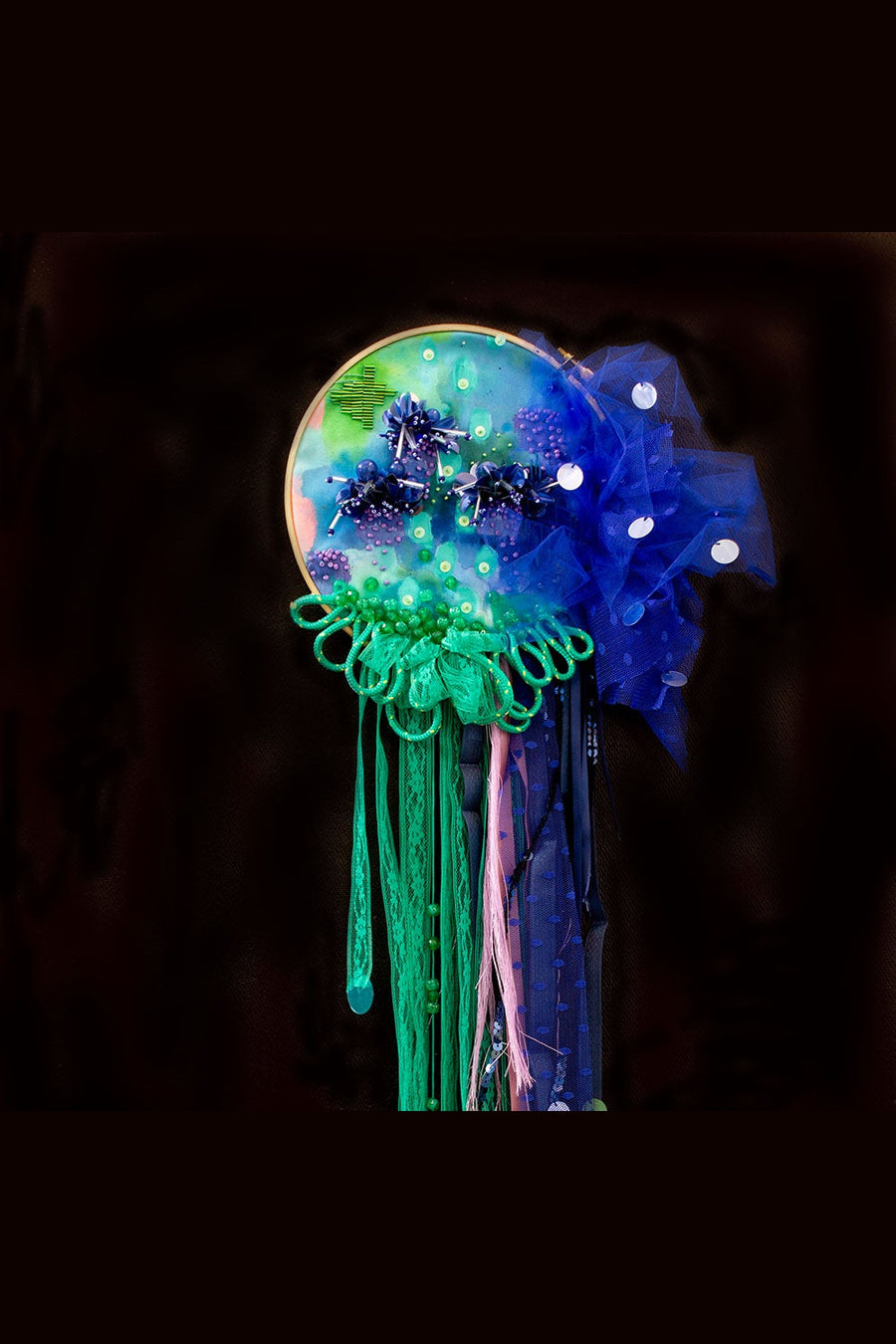 OEUVRE BRODÉE TRIDIMENTIONELLE BLEU