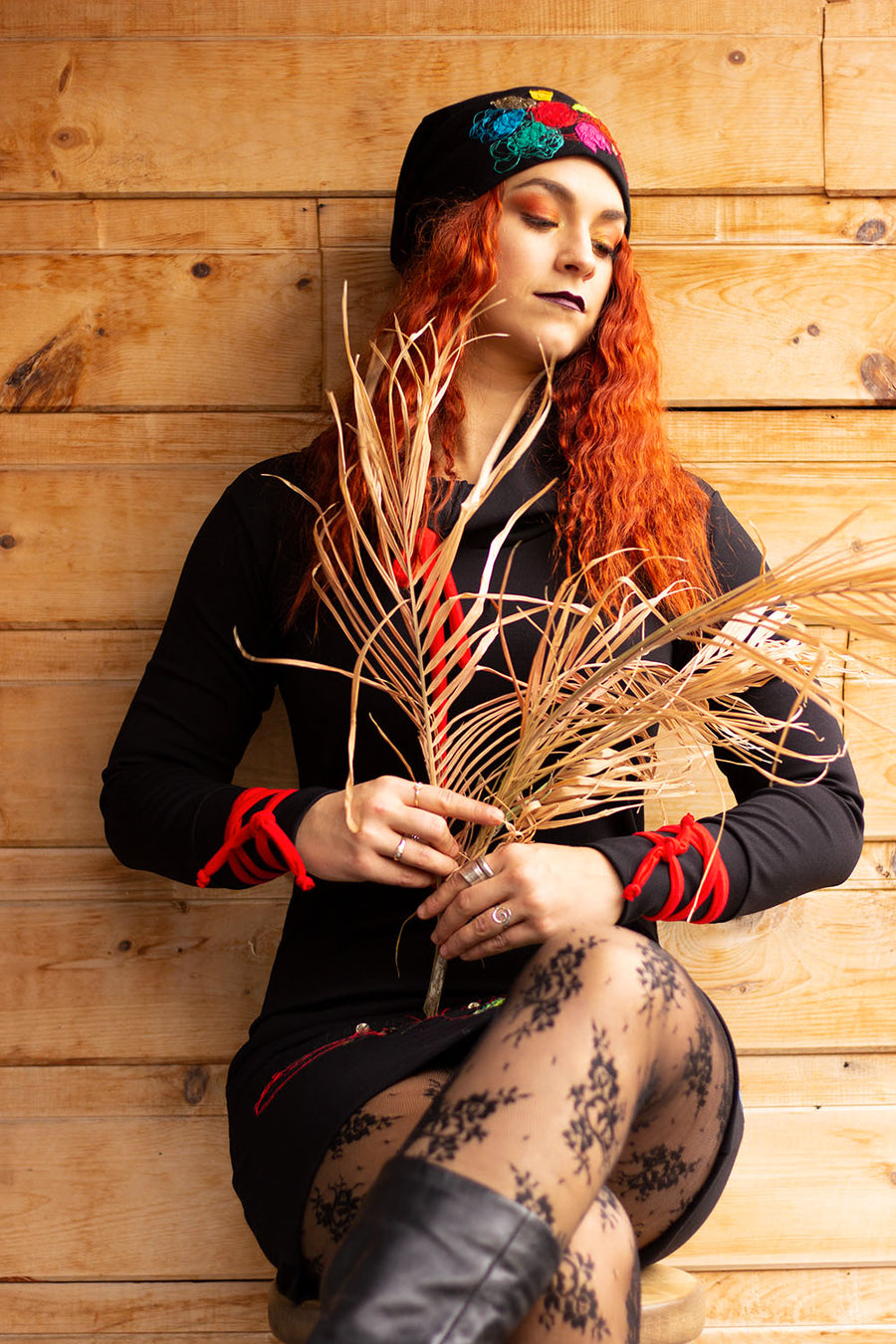 ROBE-TUNIQUE BRODÉE AUX HANCHES APPLIQUÉ ROUGE