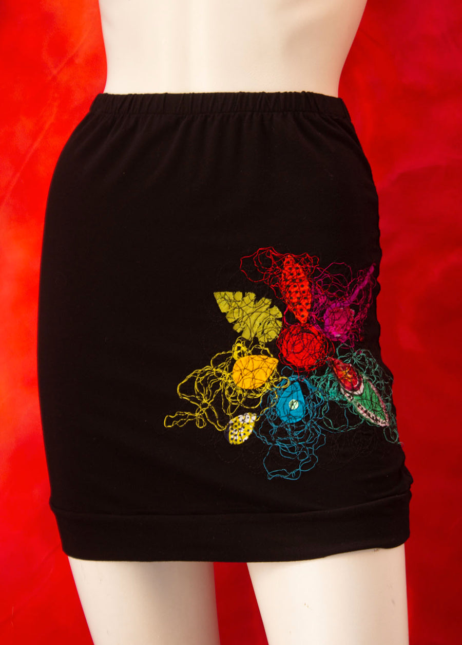 MINI-JUPE BRODÉE BRODERIE FLEUR ROUGE