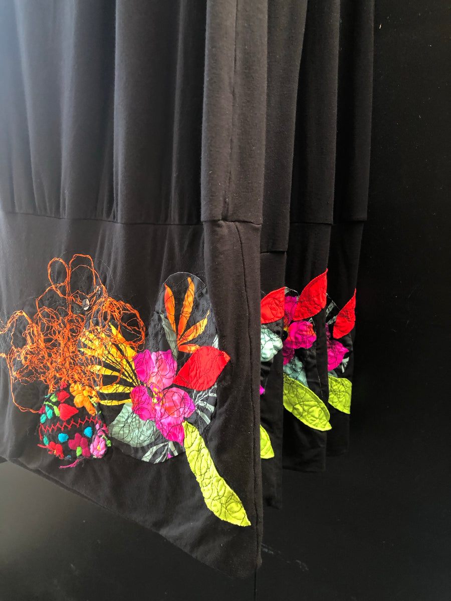 ROBE-TUNIQUE BRODÉE AUX HANCHES APPLIQUÉ FLEUR TROPICALE